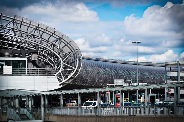 Düsseldorf Flughafen Adresse, Anfahrt & Parken